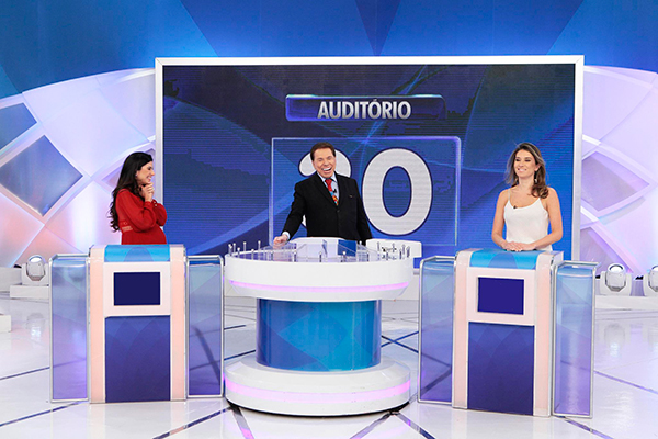 Renata Abravanel, Silvio Santos e Rebeca Abravanel no Jogo das 3 Pistas