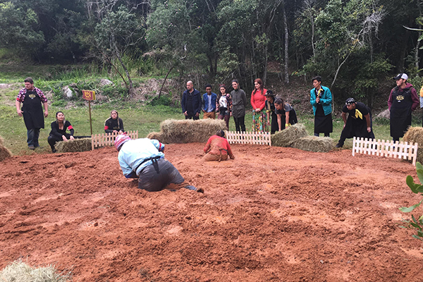 participantes disputam na lama quem conquistará a tão desejada vaga da repescagem do BBQ