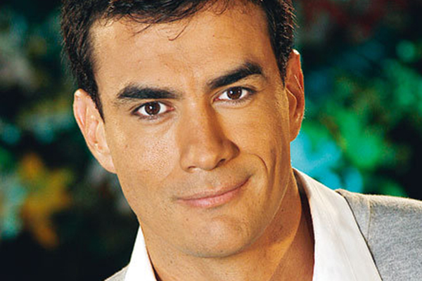 David Zepeda na novela Acorralada