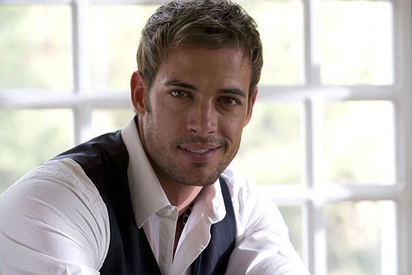 William Levy no papel de Alessandro em Sortilégio