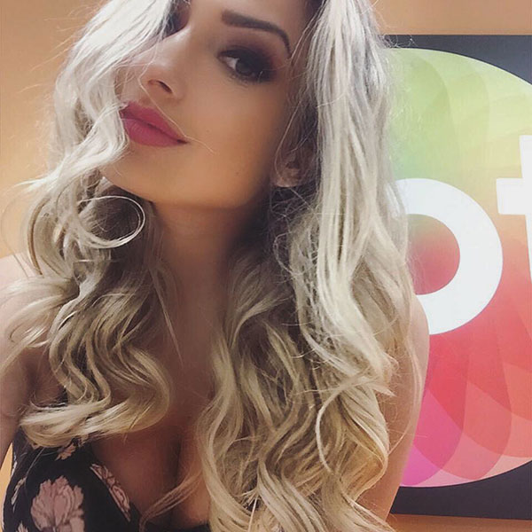 Dalila Nóbrega loira