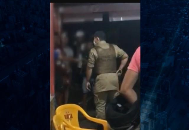 Policiais Militares Agridem Homens Socos E Chutes Sbt News