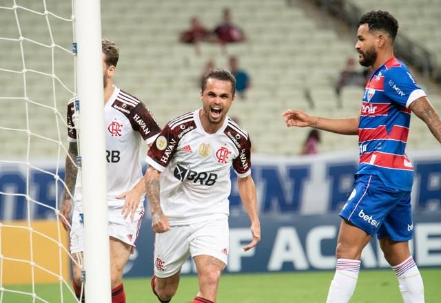 SBT TV Flamengo deslancha no segundo tempo e bate Fortaleza no Castelão