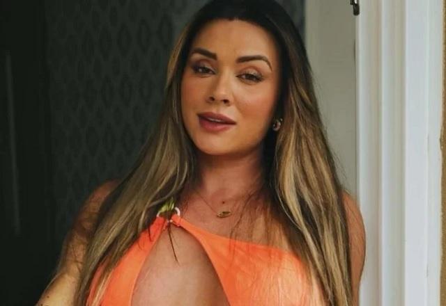 Juju Salimeni Fotografada Top E Quase Mostra Demais Sbt Tv Sbt Tv