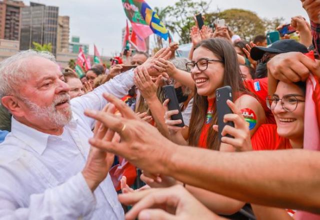 AO VIVO Favela Lula no Complexo do Alemão no Rio de Janeiro