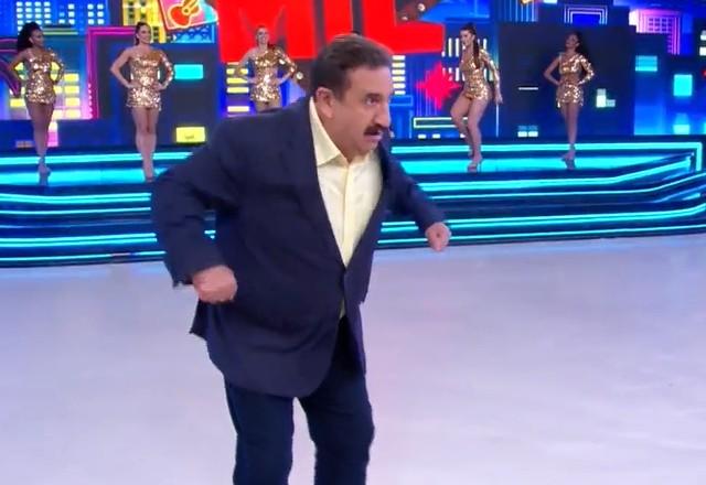 Animado o Mundial Ratinho entra na moda e faz a dança do pombo SBT