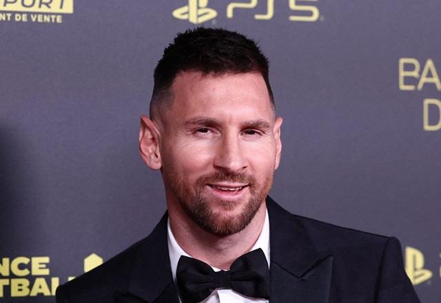 Maior Da Hist Ria Messi Conquista Bola De Ouro Pela Oitava Vez Sbt