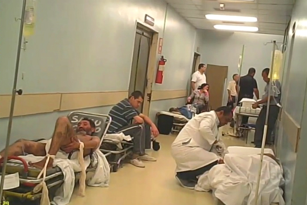Resultado de imagem para hospitais sucateados