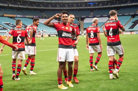 Vitinho Comemora Fase Do Flamengo E Quer Bi Da Libertadores Marcar