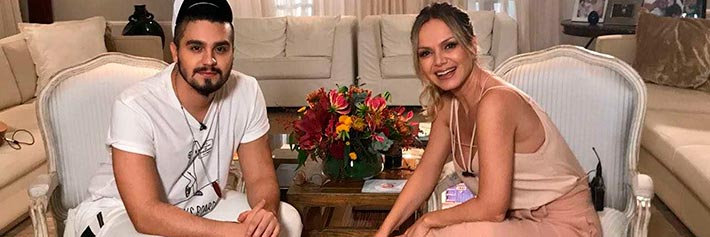 Luan Santana posa ao lado de Eliana