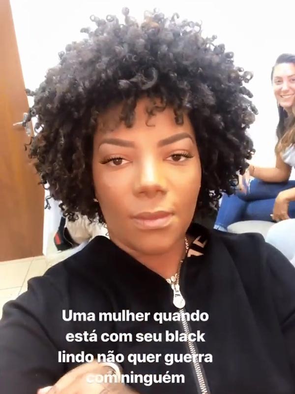 Ludmilla com cabelo natural