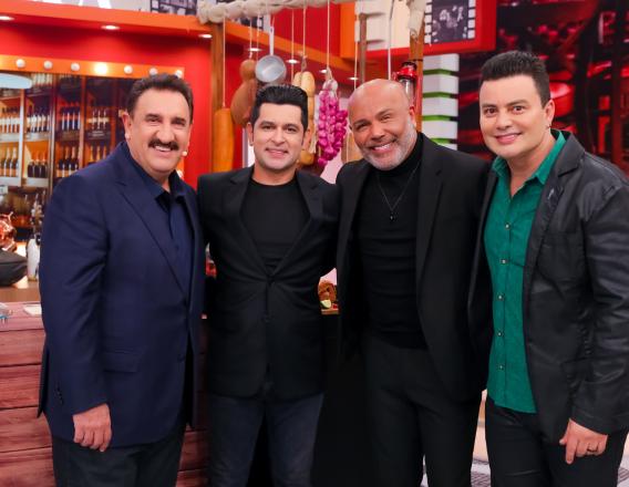 Ratinho, Rick e Renner e o cantor Léo Magalhães