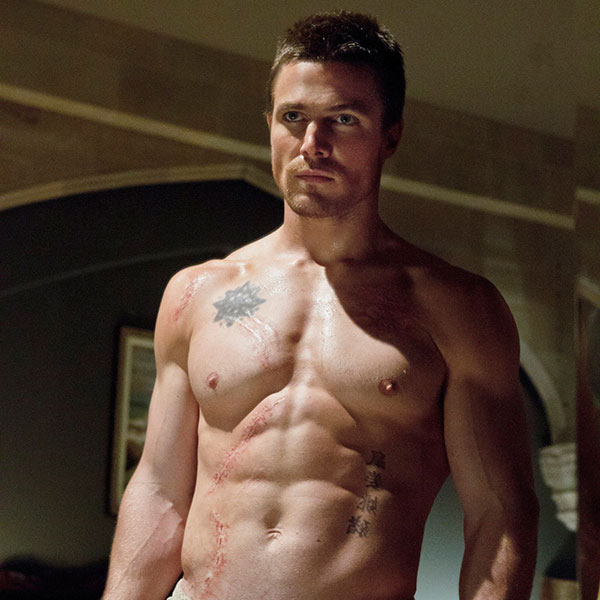 Stephen Amell protagonista da série Arrow