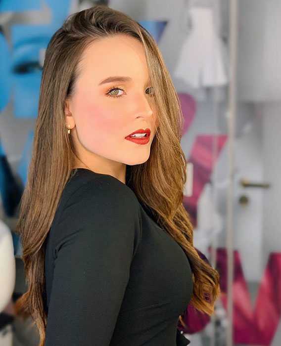 Larissa Manoela