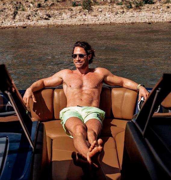 Sebastian Rulli no barco