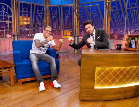 Charles Oliveira no The Noite