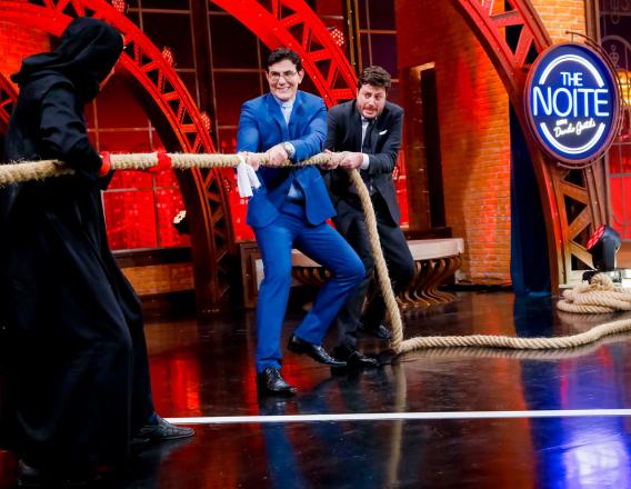 Padre no The Noite 2