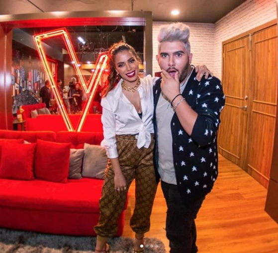 Anitta e Ángel Elizondo, participante do La Voz México