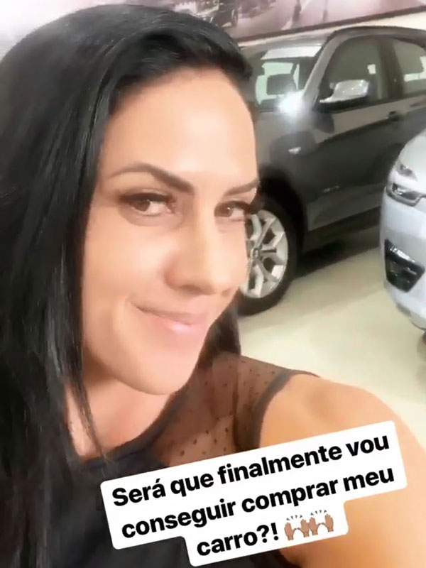 Graciele Lacerda compra primeiro carro