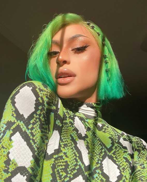 Pabllo Vittar mostra cabelo descolorido e brinca: Quase uma Goku