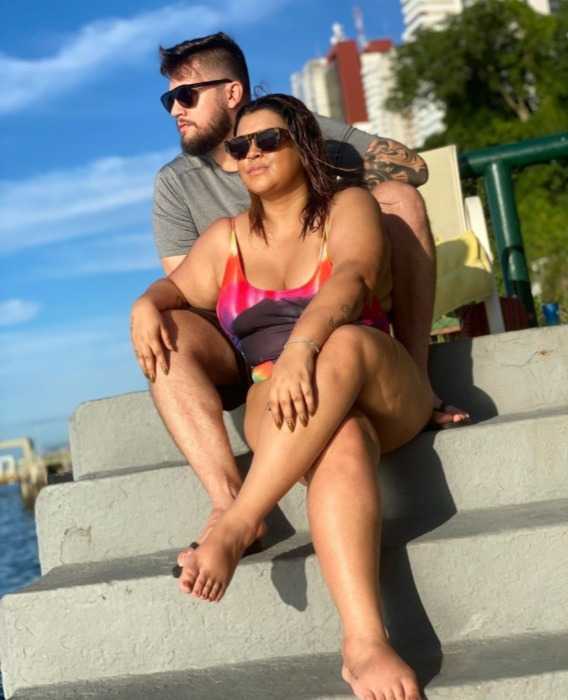 Preta Gil e o Marido posam para foto (Reprodução/Instagram)