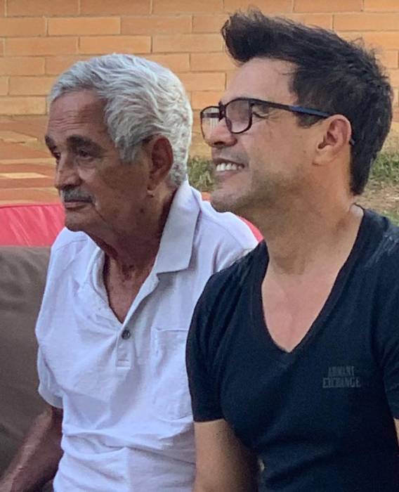 Zezé Di Camargo e Seu Francisco posam para foto (Reprodução/Instagram)