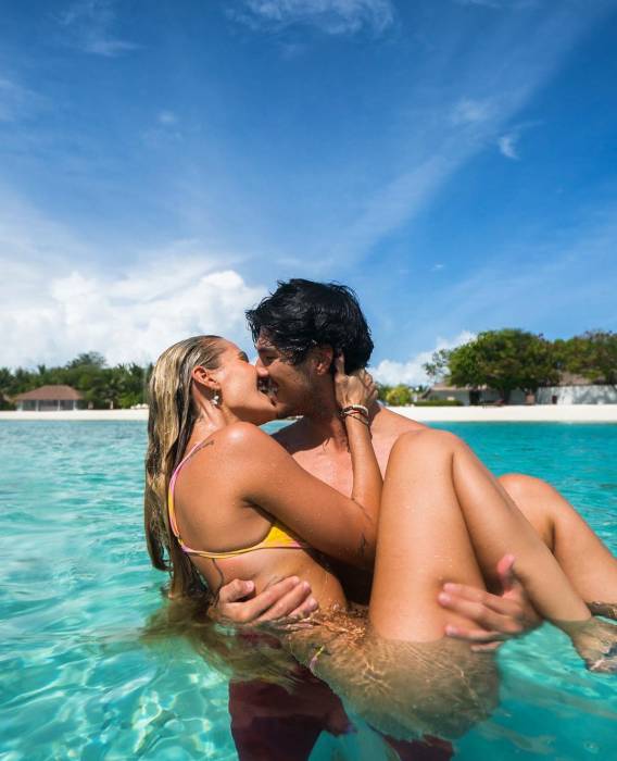 Gabriel Medina e Yasmin Brunet assumiram o romance em abril deste ano (Reprodução/Instagram)