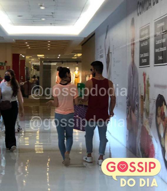 Apos Separacao Mayra Cardi E Flagrada Com Arthur Aguiar Sbt