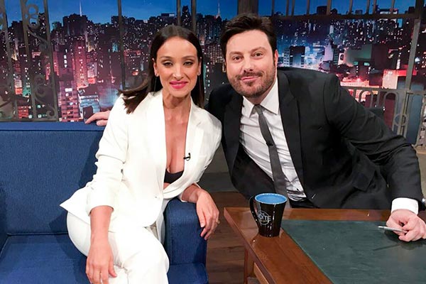 "Queria me tratar em paz", diz Sabrina Parlatore no The Noite