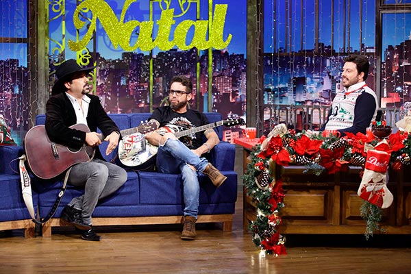 Danilo Gentili recebe Edson & Hudson e Luísa Sonza no The Noite 