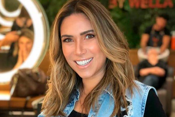 Patricia mostra o rosto da filha pela primeira vez