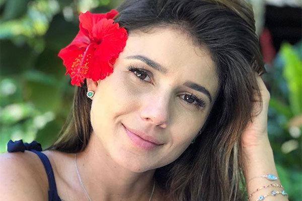 Look de Paula Fernandes enlouquece a internet