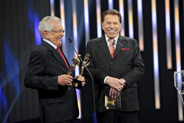 Encontro de Silvio Santos e Carlos Alberto rende diversas piadas - SBT