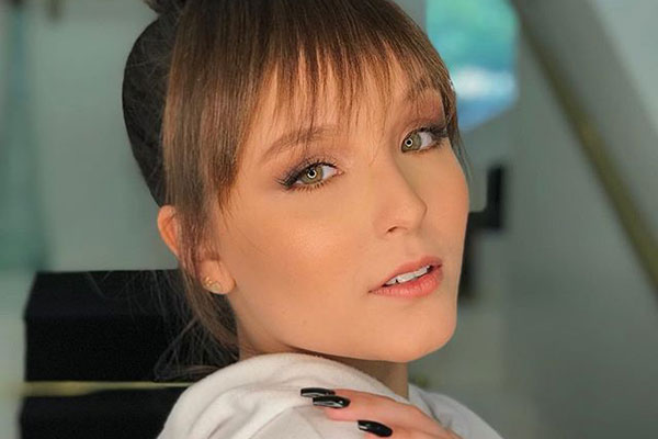 larissa manoela 