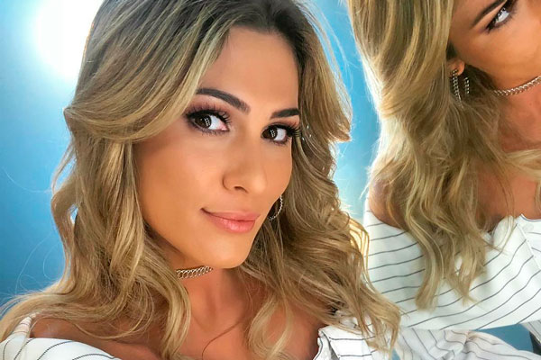 Lívia Andrade aparece deslumbrante com look estilo cigano