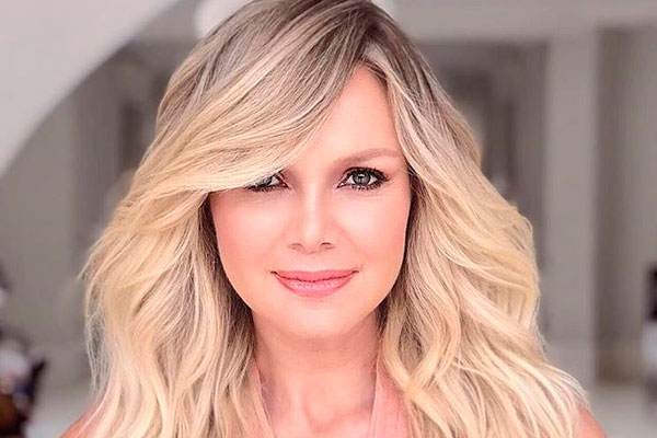 Eliana aposta em macacão decotado e arrasa mais uma vez