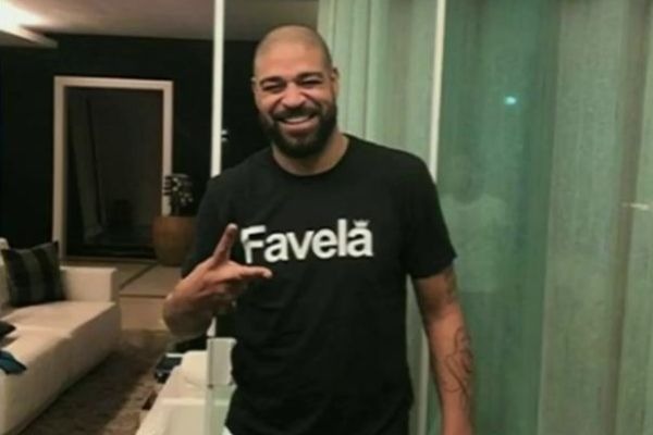 Dois famosos estão dando a maior festança no Rio - e causando muito!