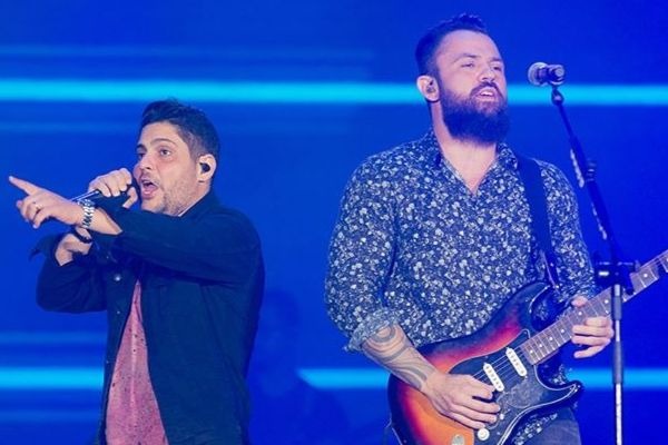 Jorge, da dupla com Mateus, faz brincadeira em show e clima fica pesado