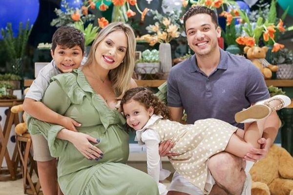 ´Dou um jeito´, diz Wesley Safadão sobre acompanhar o nascimento do terceiro filho