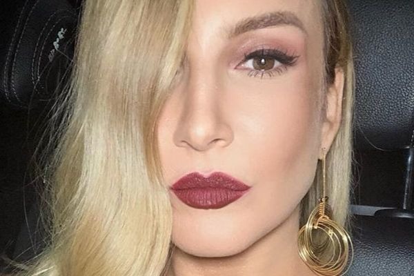 Fim do casamento? Cláudia Leitte tira foto sem aliança e lança rumores na web
