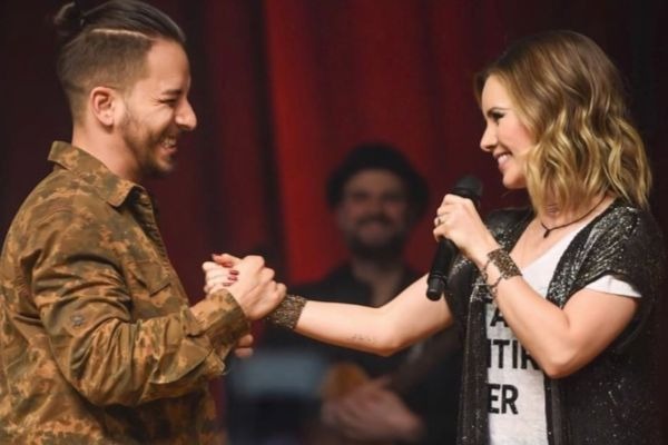 Fãs vão a loucura com o reencontro (inesperado) da dupla Sandy & Junior