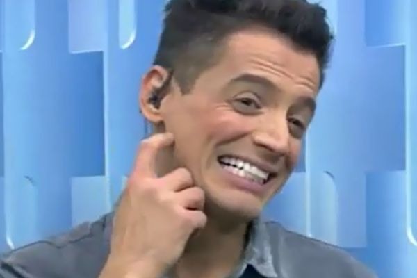 Ex-galã vira o ´rei dos tocos´ na balada. Saiba com Leo Dias!
