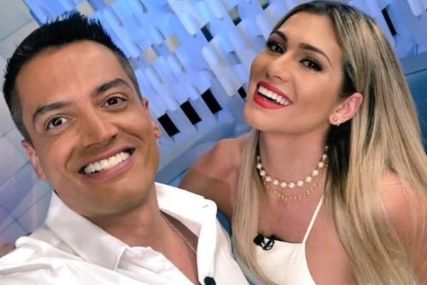 Surpresa! No Rio, Lívia Andrade visita Leo Dias e manda boas vibrações