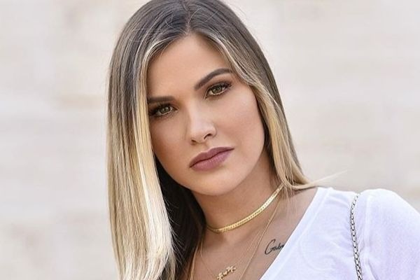 Curtindo o fds! Andressa Suita surpreende com barriga sequinha à mostra