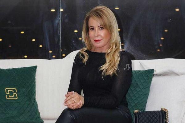 Zilu posta foto com Zezé Di Camargo e homenageia filha por casamento