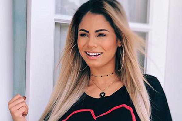 Sereia atômica? Lexa abusa do brilho em body de pedraria!