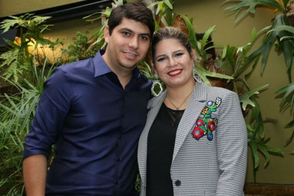 A fila andou! Ex de Marília Mendonça assume romance com dançarina