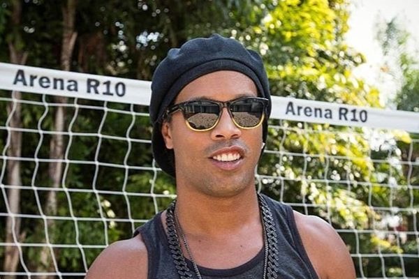 Tá podendo! Saiba quanto o Ronaldinho Gaúcho está faturando em sua rede social