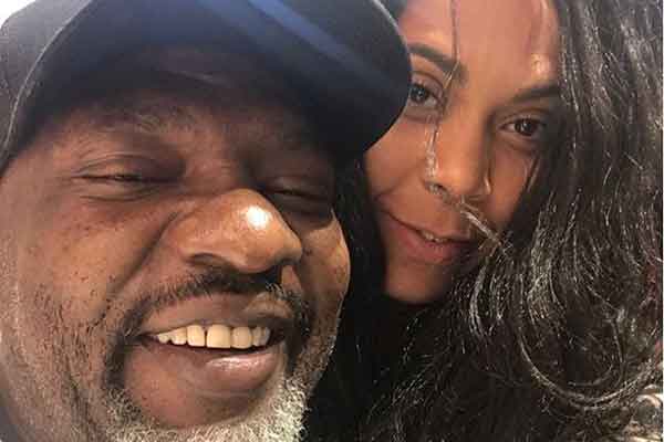 Viúva de Catra faz homenagem emocionante um mês após morte do cantor