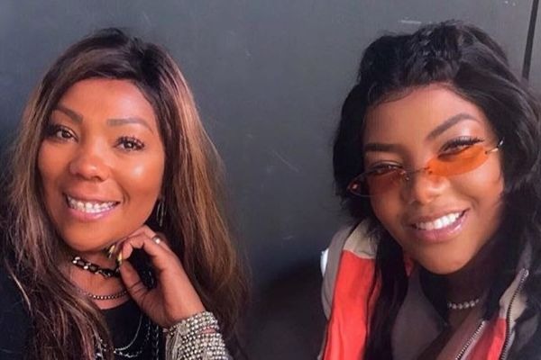 Mãe de Ludmila é atacada nas redes sociais e não deixa barato!